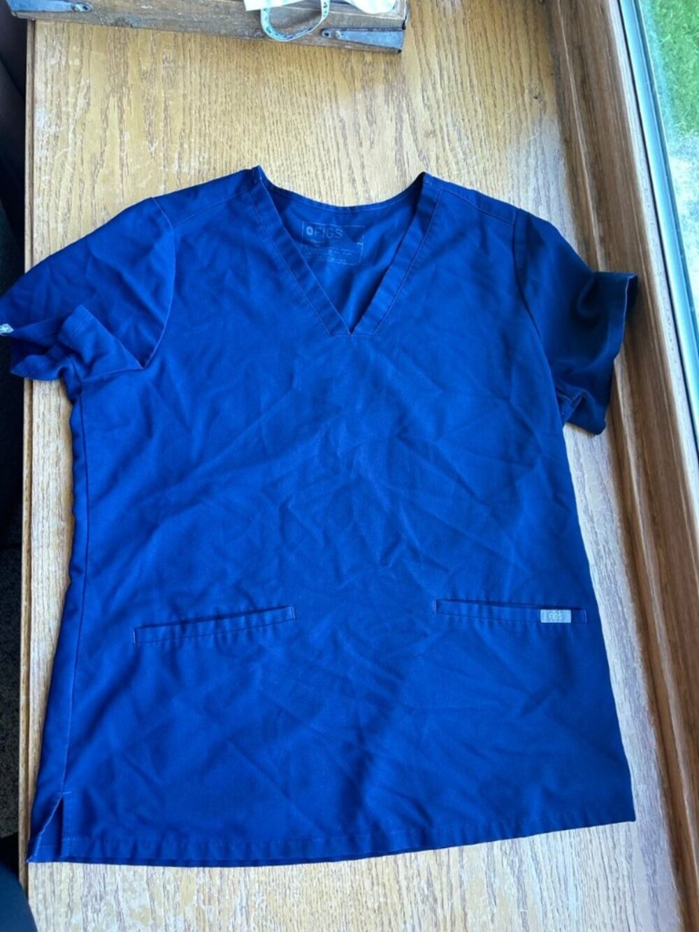 Women’s Figs Scrub Top Navy Blue Two Pocket Sz M Polyester Medical Uniform